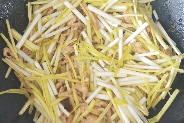 肉丝蒜黄的做法图解7