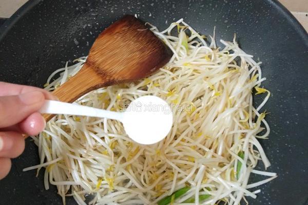 清炒豆芽便当的做法图解4