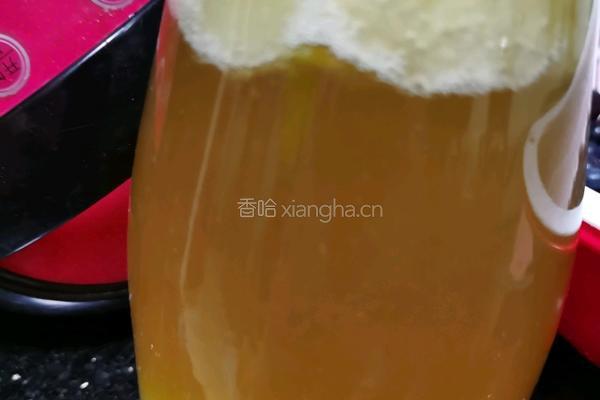 蓝莓雪梨汁的做法图解3