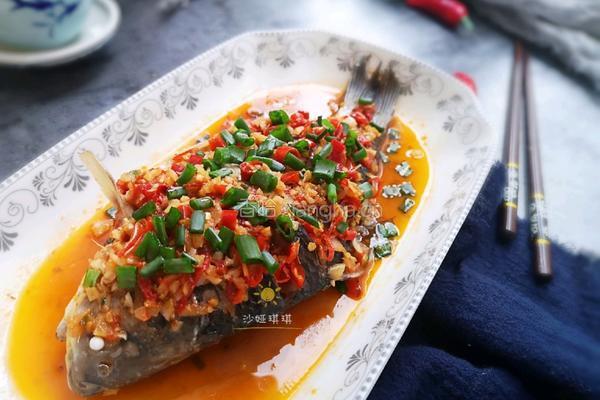 剁椒鲫鱼的做法图解12