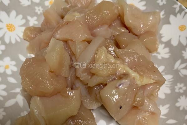 减脂鸡胸黄瓜杏鲍菇丁的做法图解1