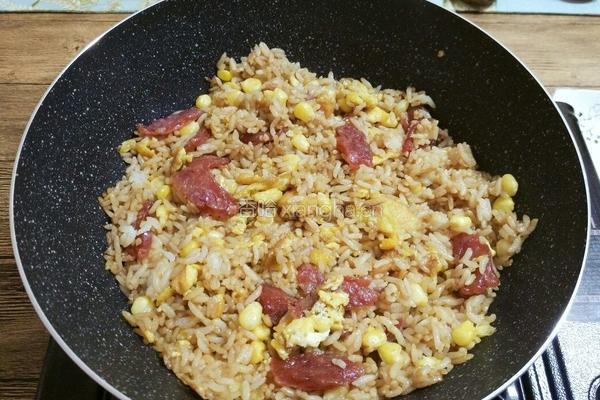 广味香肠蛋炒饭的做法图解7