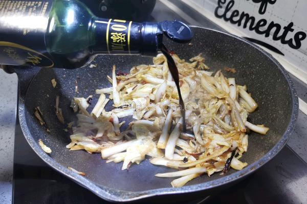 酸辣白菜便当的做法图解9