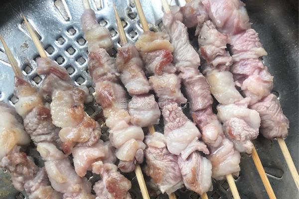 平底锅烤羊肉串的做法图解2