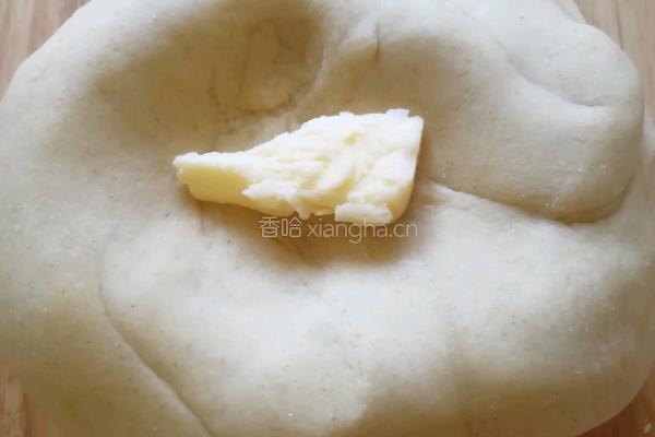 麦香牛奶欧包的做法图解4