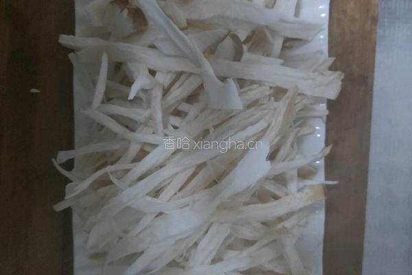手丝杏鲍菇炒肉丝的做法图解1