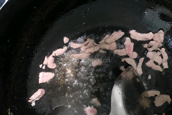 手丝杏鲍菇炒肉丝的做法图解5