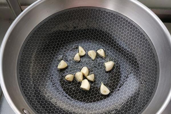 蒜香芦笋牛肉粒的做法图解6