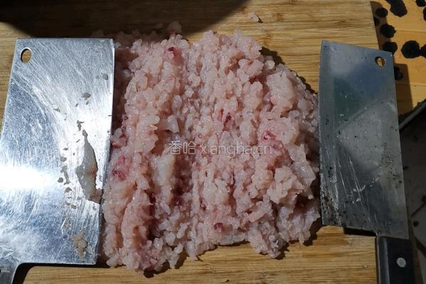 草鱼丸子的做法图解2