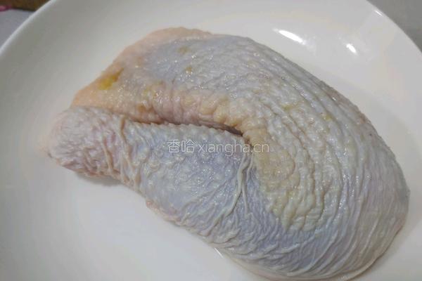 一只鸡吃法之二（葱香鸡）的做法图解1