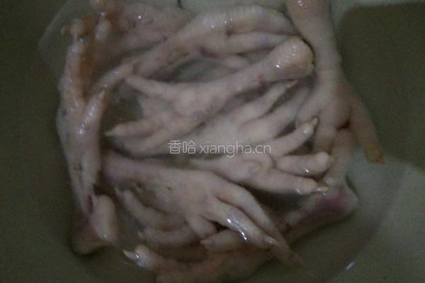 酸辣无骨鸡爪的做法图解1