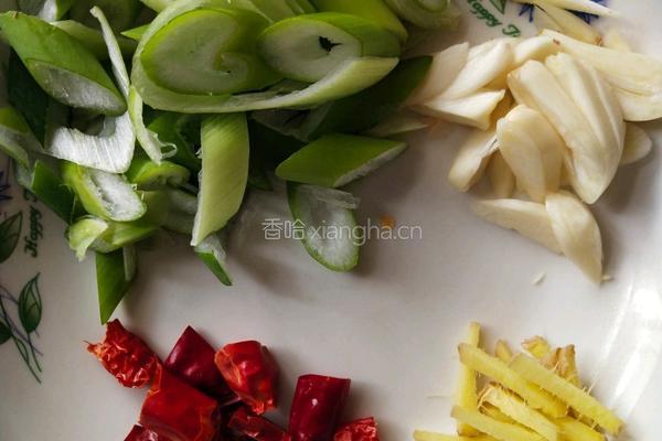 酸菜牛肉米粉的做法图解3