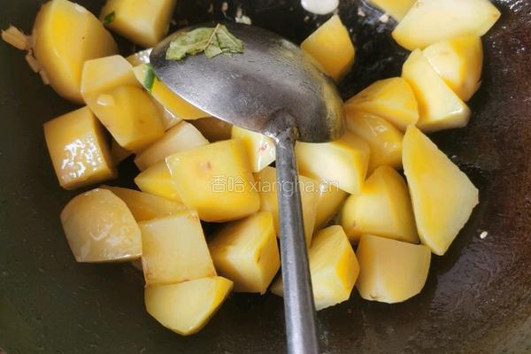 土豆炖鸡腿的做法图解7