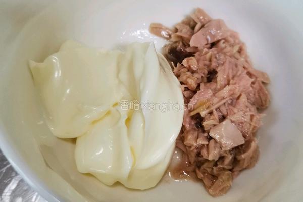 比店里都好吃的超满足元气满满金枪鱼饭团的做法图解5
