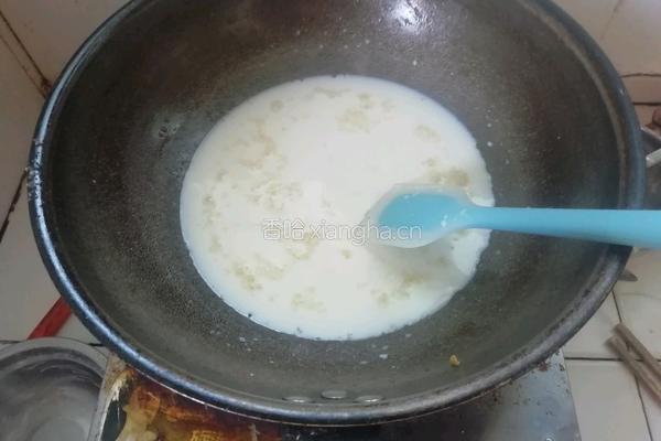 菠萝果肉布丁的做法图解2