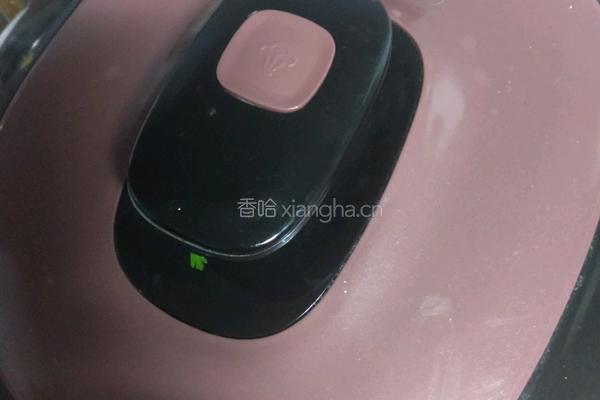 窝蛋牛肉饭的做法图解1