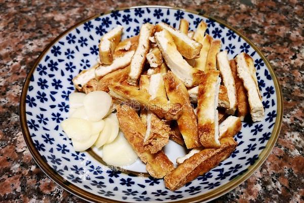 韭菜炒豆腐的做法图解7