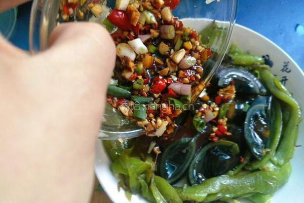 虎皮青椒皮蛋的做法图解8