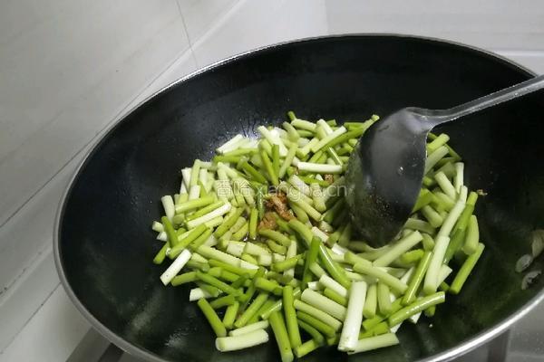 蒜苔炒肉丝的做法图解7