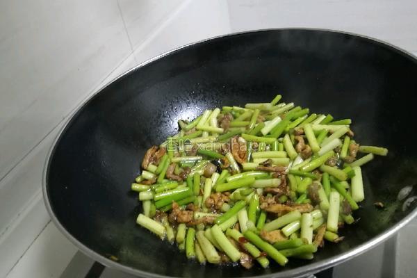 蒜苔炒肉丝的做法图解8