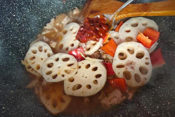 酱炒肉末藕片的做法图解7