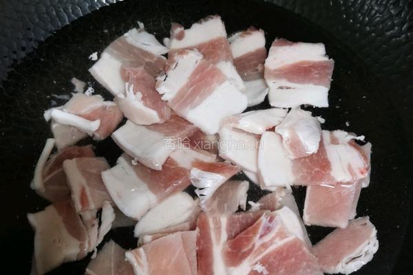 辣椒炒肉的做法图解1