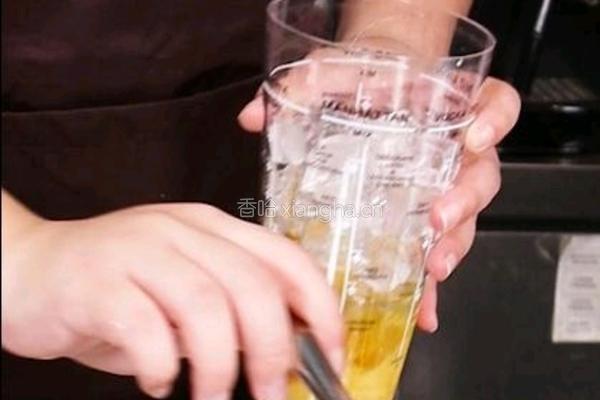 百香凤梨气泡水的做法图解7