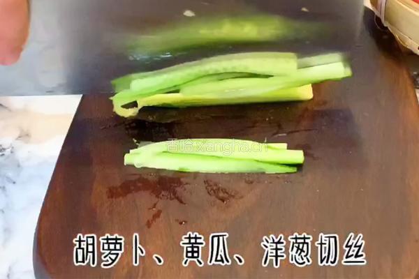 红油猪耳的做法图解1