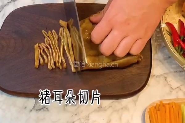 红油猪耳的做法图解2