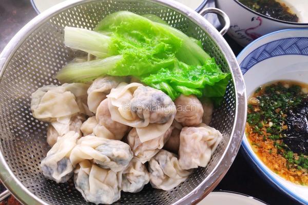 上海荠菜鲜肉馄饨的做法图解4
