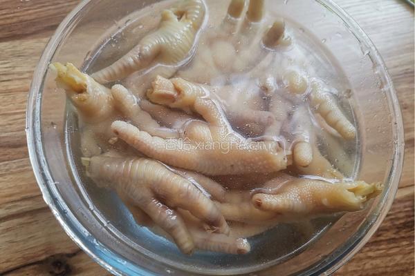 酸辣无骨鸡爪的做法图解5