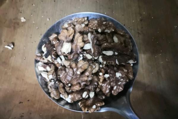 琥珀核桃的做法图解3