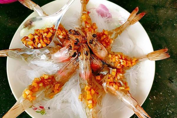 粉丝蒸南美白对虾的做法图解14