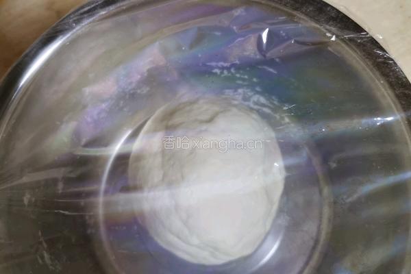 豆腐粉条韭菜包子的做法图解1