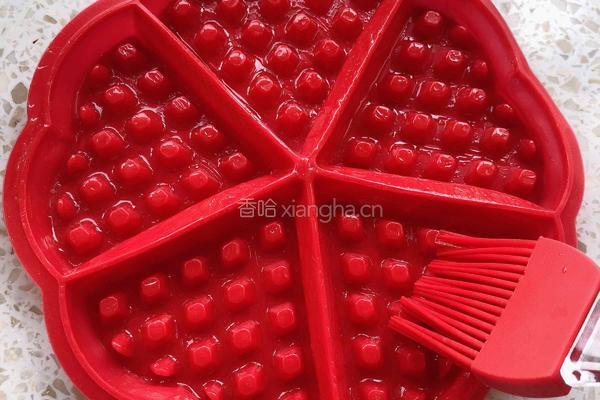 黄桃草莓华夫饼的做法图解5