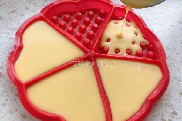 黄桃草莓华夫饼的做法图解7