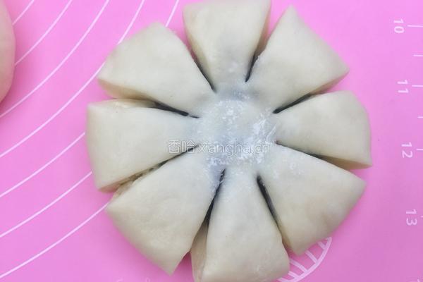 花朵豆沙面包的做法图解10