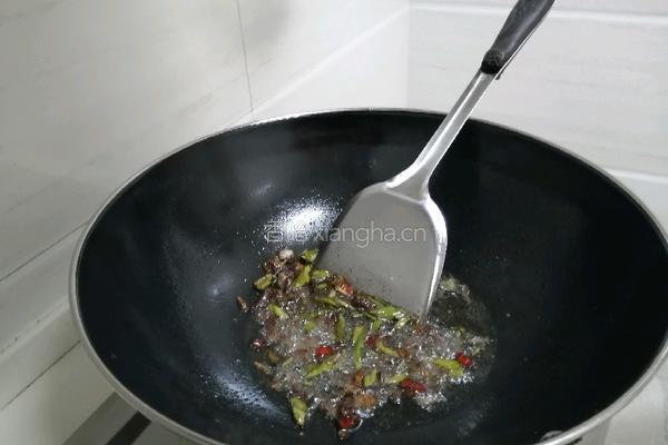 蒜苔炒牛肉的做法图解6