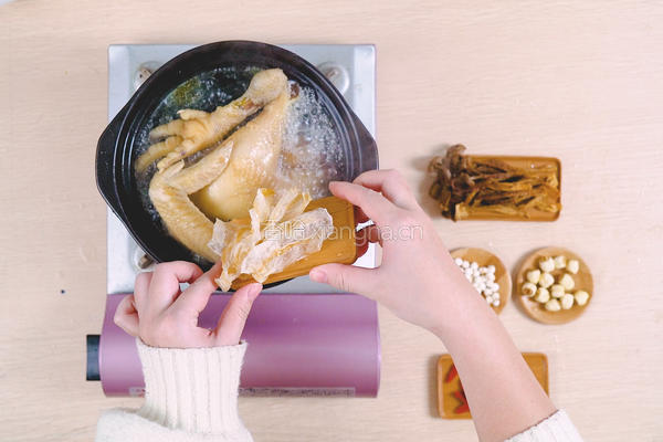 鹿茸菌菇汤包的做法图解4