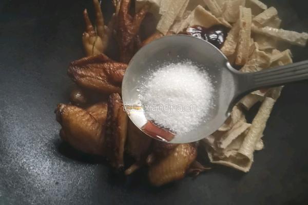 虎皮鸡翅烧腐竹的做法图解12