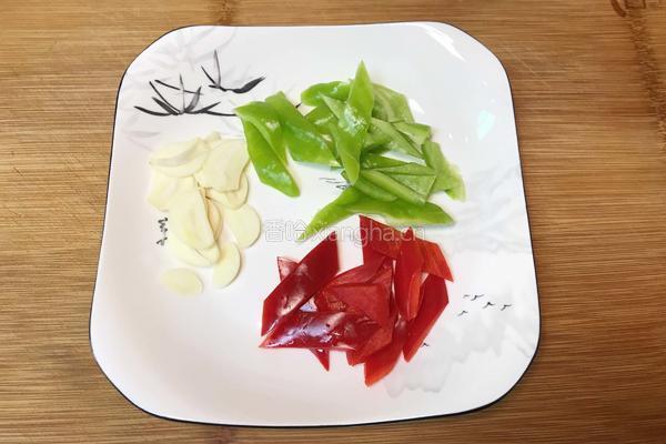 肥膘炒莲藕的做法图解2
