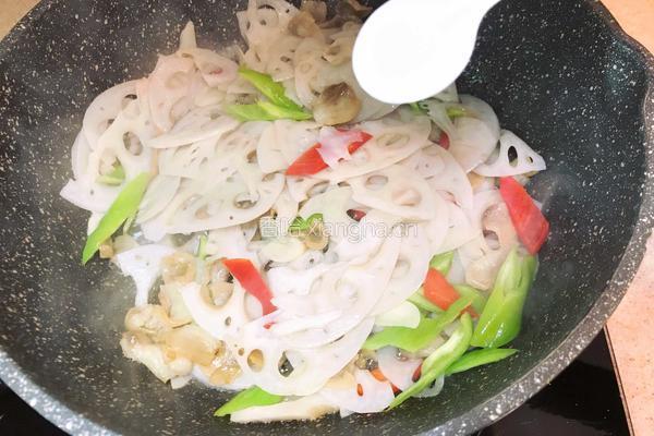 肥膘炒莲藕的做法图解10