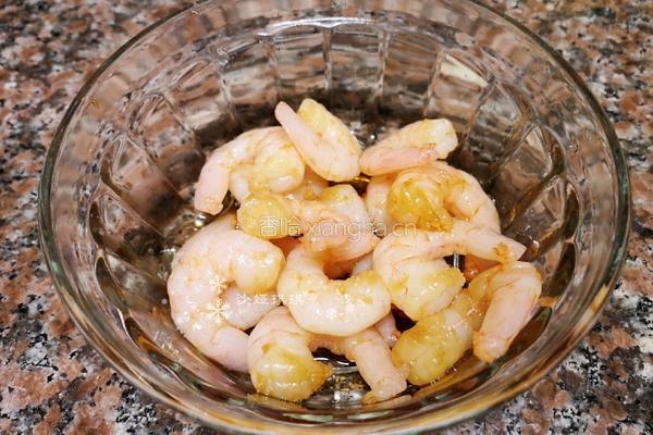 菠萝虾仁炒饭的做法图解5