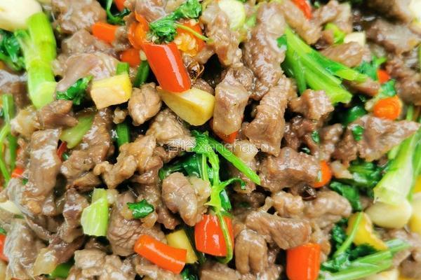 香菜牛肉丁的做法图解4