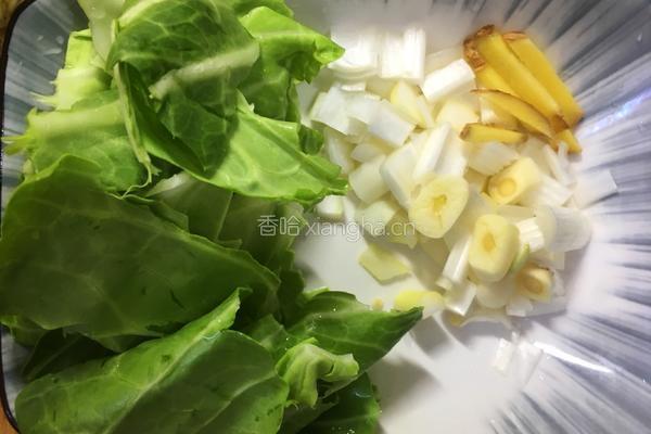 火腿鸡蛋炒方便面的做法图解2