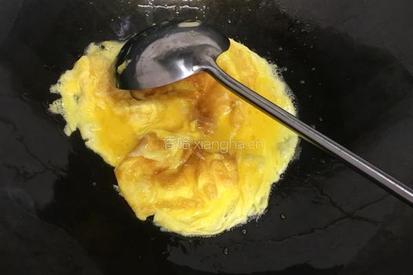 火腿鸡蛋炒方便面的做法图解4