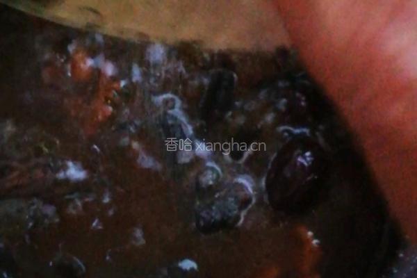 黑豆桃仁乌鸡汤的做法图解4