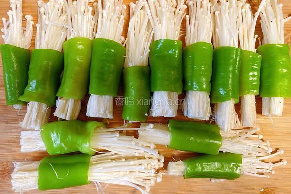 尖椒金针菇卷的做法图解3