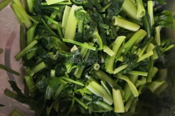凉拌菠菜木耳的做法图解3