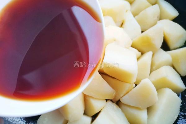 比肉好吃百倍的红烧土豆的做法图解12